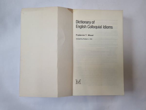 Дополнительное изображение книги «Dictionary of English Colloquial Idioms»
