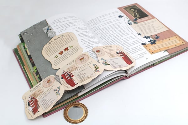 Дополнительное изображение книги «Алиса в Зазеркалье (+ кортон. игра, конверт, закладка с зеркальцем )»