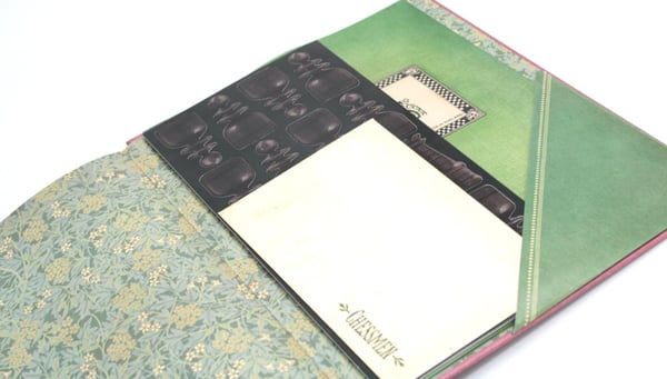 Дополнительное изображение книги «Алиса в Зазеркалье (+ кортон. игра, конверт, закладка с зеркальцем )»
