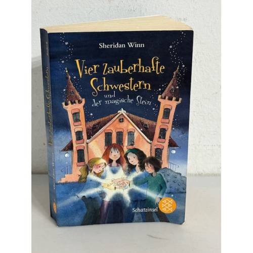 Обложка книги «Vier zauberhafte Schwestern und der magische Stein» — Sheridan Winn, ISBN 9783596808786