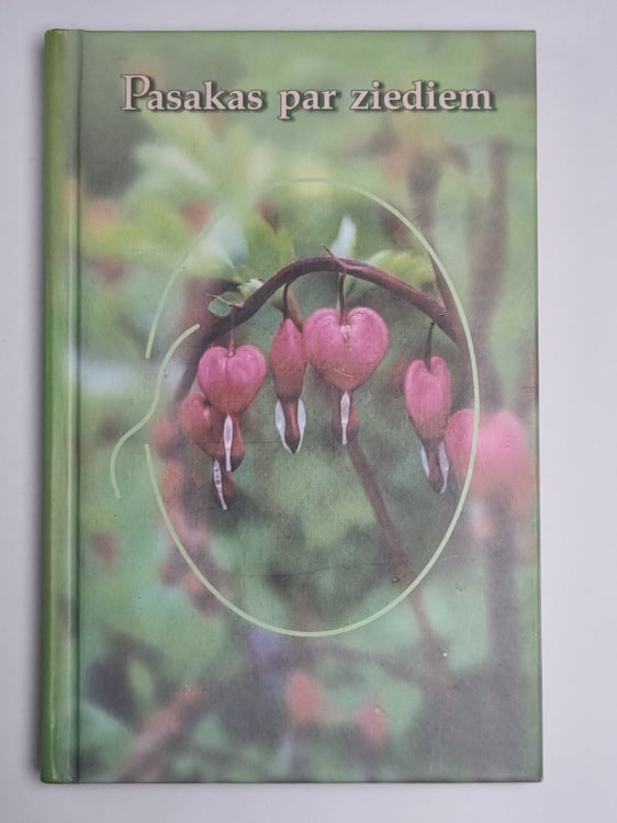 Обложка книги «Pasakas par ziediem» — Anna Sakse