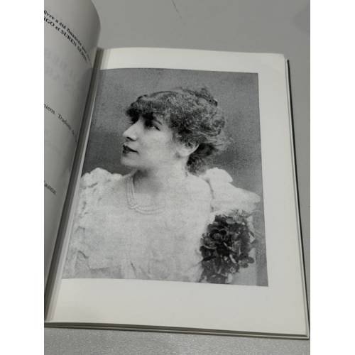 Дополнительное изображение книги «Artsvi Bakhchinyan. Sarah Bernhardt et les Arméniens — Арцви Бахчинян. Сара Бернар и армяне»